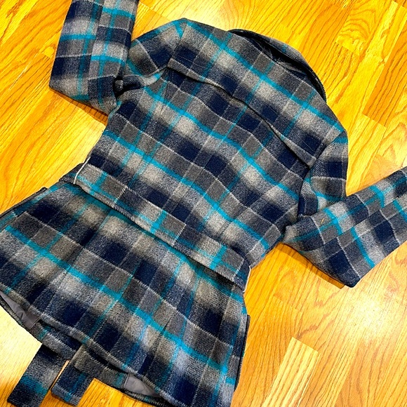 Coat - Picture 4 of 6